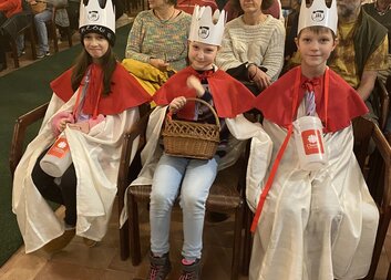 Setkání, požehnání a pomoc druhým. Do ulic vyrazili koledníci s kasičkami Tříkrálové sbírky